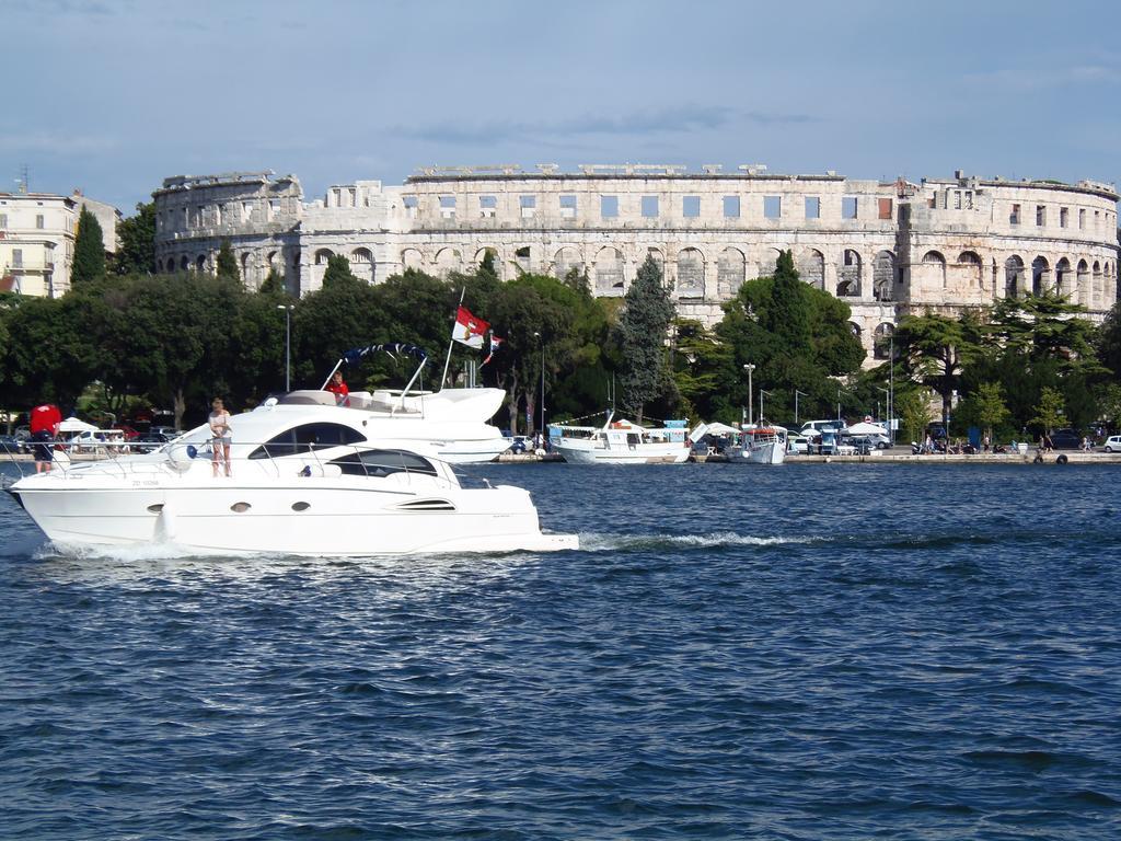 Apartments Lana Пула Экстерьер фото